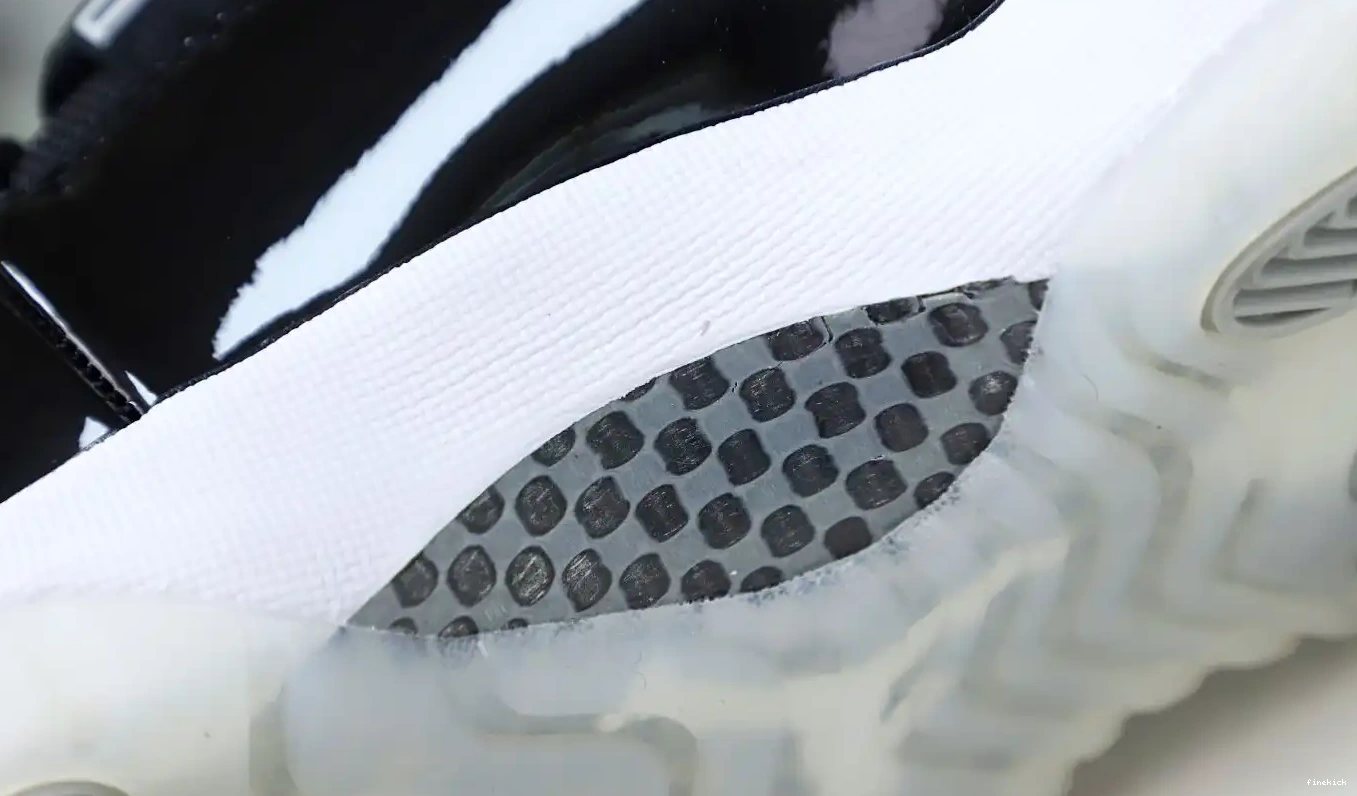 11 AIR 'JUBILEE  JORDAN  RETRO 25TH 0525